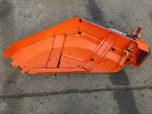 Farmland - TC020-29016 - Kubota LH FENDER, Used