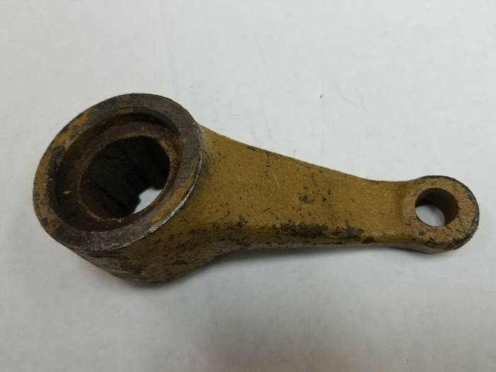 Farmland - M2218T - John Deere STEERING ARM, Used