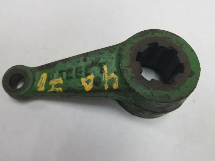 Farmland - M1252T - John Deere STEERING ARM, Used