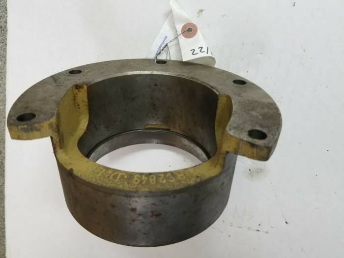 Farmland Tractor - R62849 - John Deere BEARING HOUSING, Used