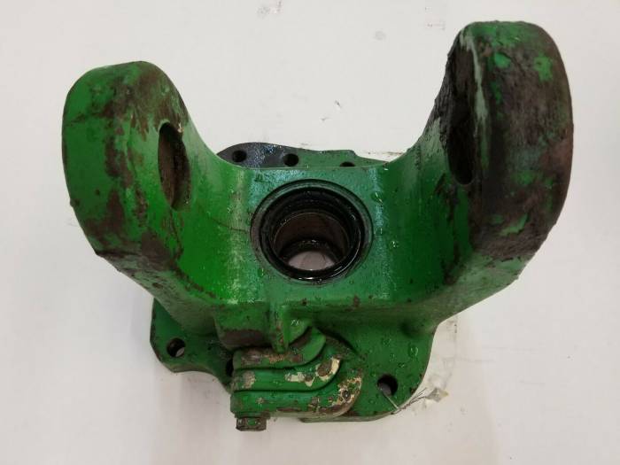 Farmland Tractor - R89007 - John Deere RH YOKE, Used