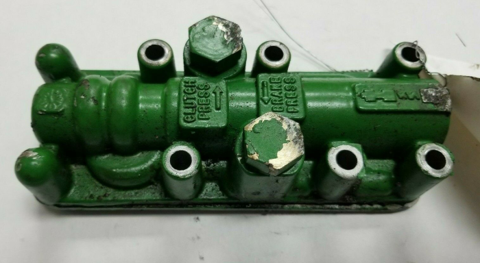 Farmland Tractor - R152204 - John Deere VALVE HOUSING, Used