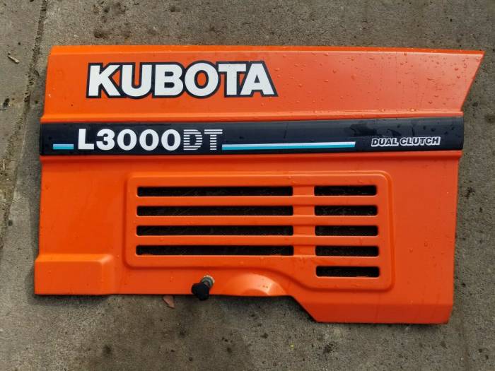 Farmland - TC020-18630 - Kubota RH PANEL, Used