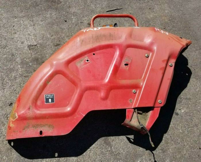 Farmland - 1702DR - Yanmar RH FENDER, Used