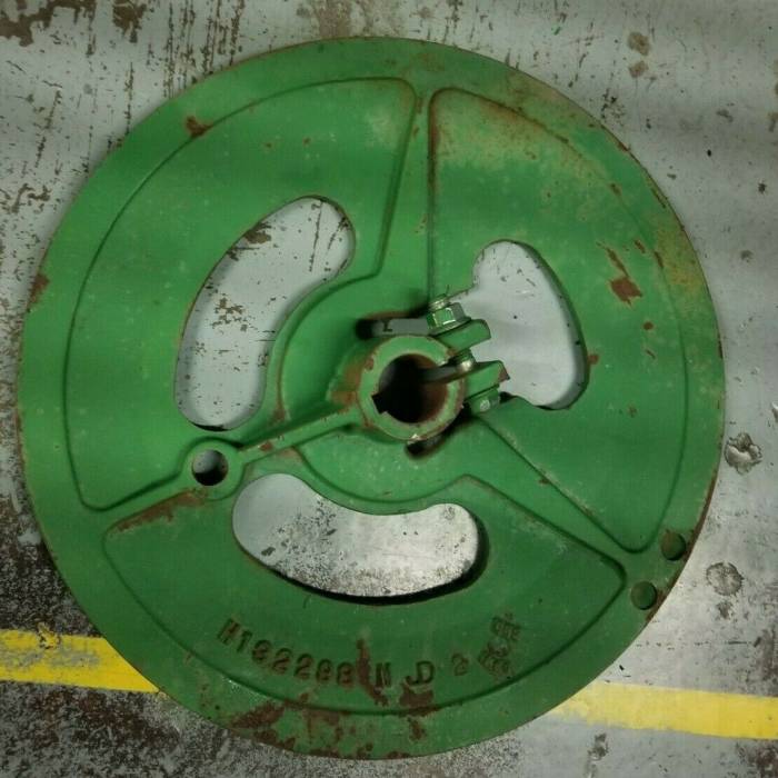 Combines - H132298 - John Deere COMBINE DRIVE PULLEY, Used