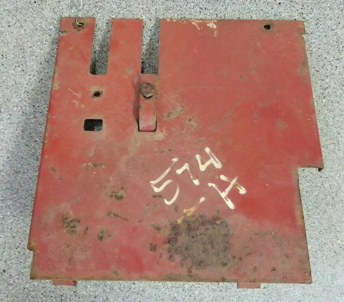 Farmland - 527589R1 - International RH REAR COVER, Used