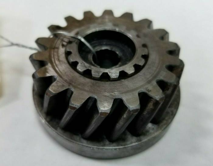 Farmland Tractor - 72098147 - Allis Chalmers HYDRAULIC PUMP GEAR, Used