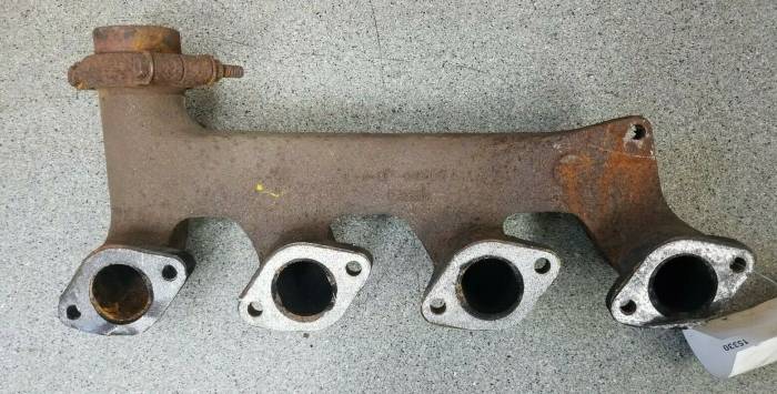 Farmland Tractor - T20200 - John Deere EXHAUST MANIFOLD, Used