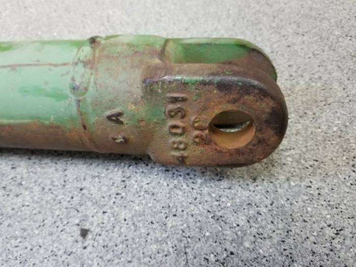 Farmland - AA24484 - John Deere CYLINDER FOR SEMI INTEGRAL MOLDBOARD PLOW, Used