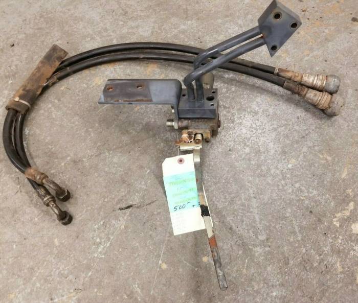 Farmland Tractor - TD060-96502 - Kubota VALVE ASSEMBLY, Used