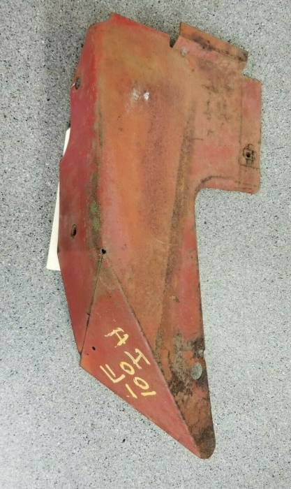 Farmland Tractor - 531501R3 - International LH CORNER BAFFLE, Used