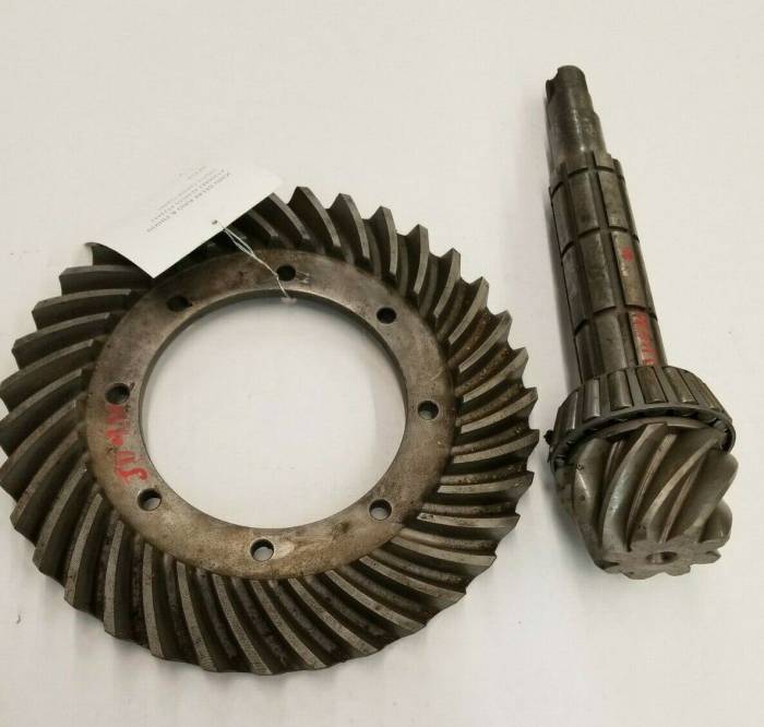 Farmland Tractor - AT166883 - John Deere RING GEAR & PINION, Used