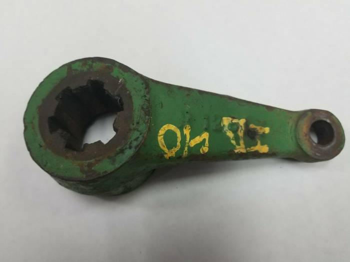 Farmland Tractor - M1251T - John Deere STEERING ARM, Used