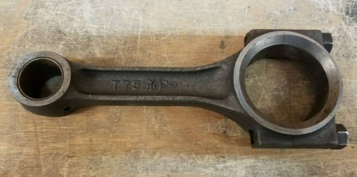 Farmland Tractor - CH15609 - John Deere CONNECTING ROD, Used