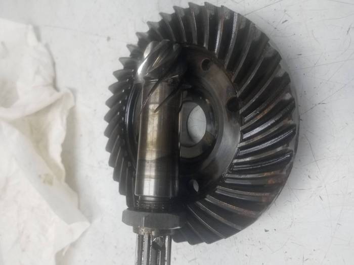 Farmland Tractor - 66711-82810 - Kubota RING & PINION 6-37T, Used