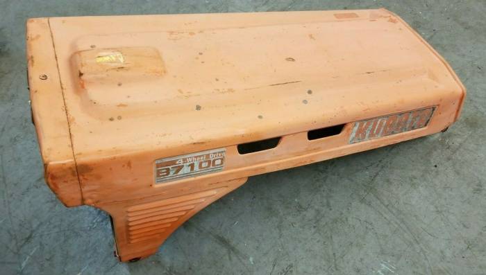 Farmland Tractor - 66711-54110 - Kubota BONNET, Used