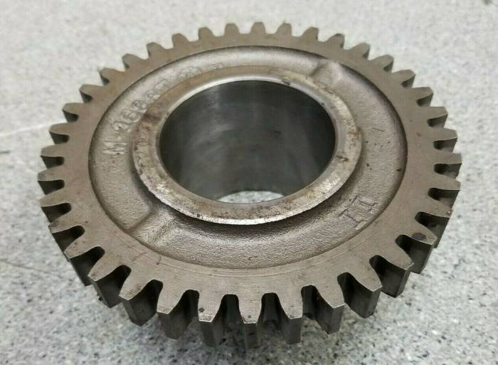 Farmland Tractor - M1688T - John Deere TRANSMISSION GEAR, Used