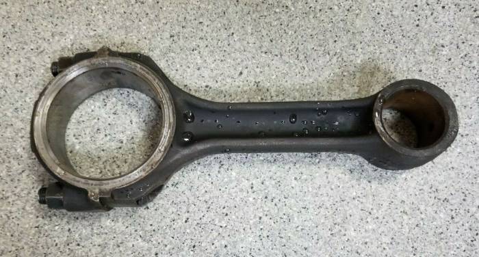 Farmland Tractor - C0NN6200D - Ford CONNECTING ROD, Used