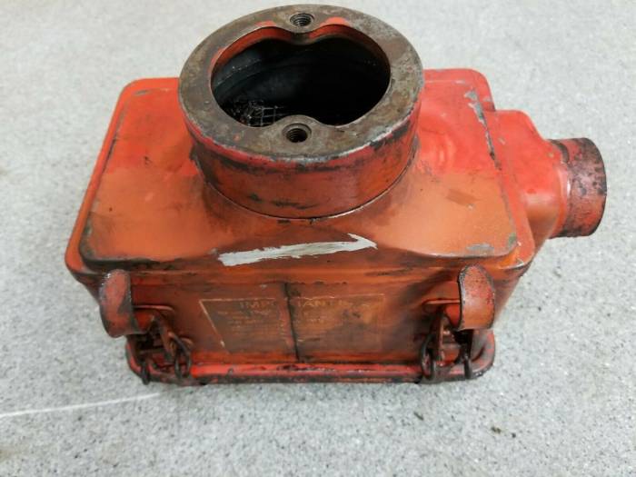 Farmland Tractor - C0NN9600G - Ford 4CYL AIR CLEANER, Used