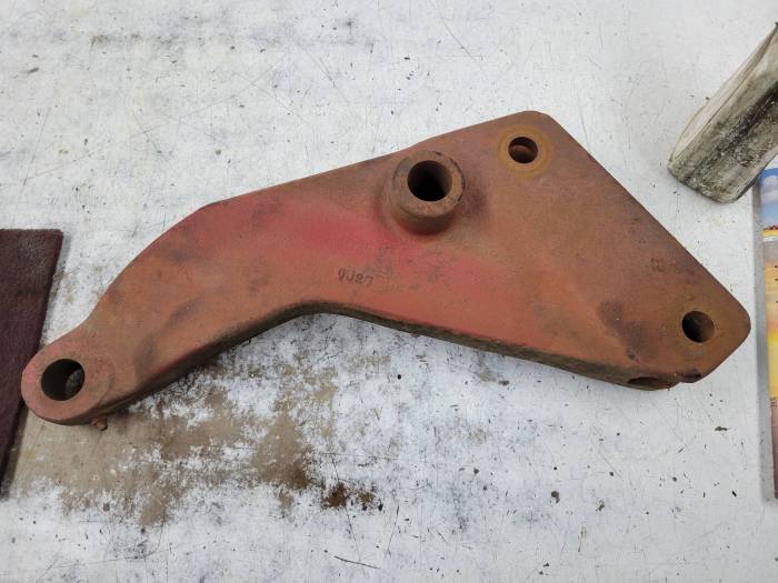 131631C1 RIPPER BRACKET
