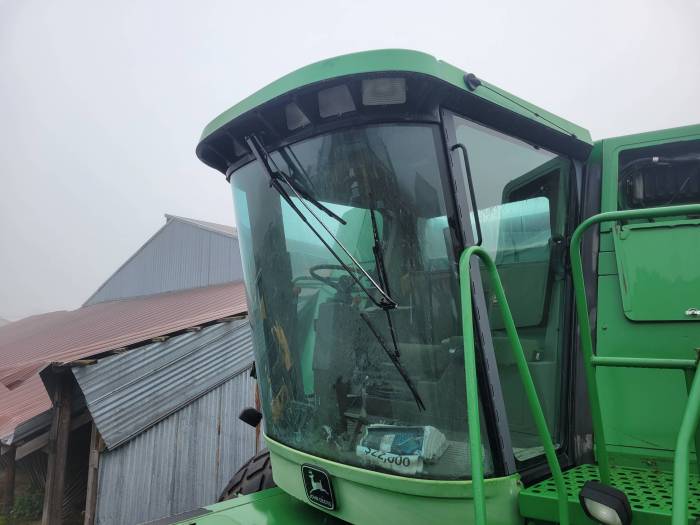 Used Cabs - 9600 9610 9660 John Deere Combine Cab