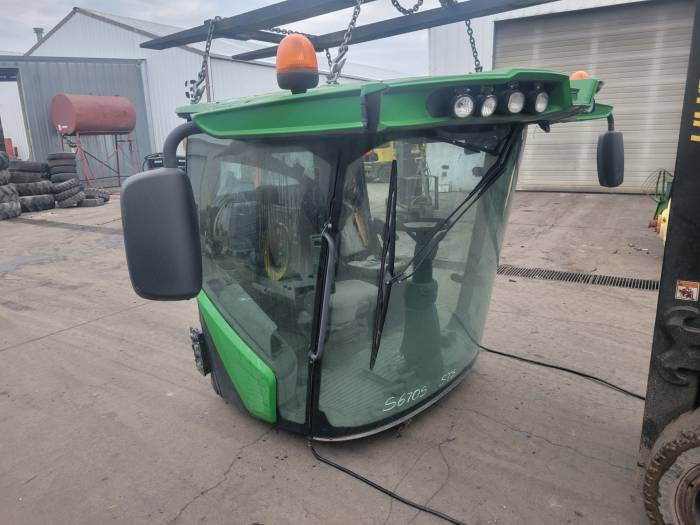 Farmland - S670 John Deere Cab