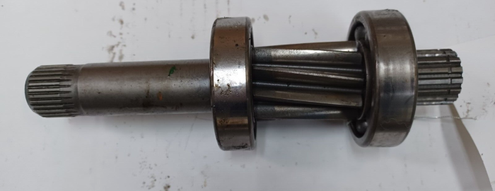 Farmland Tractor - LVU801530 - R.H. Shaft