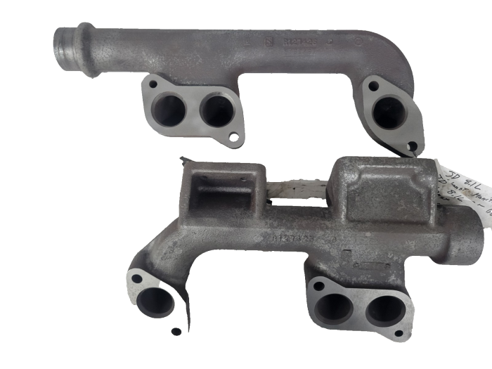 Farmland Tractor - R127425 & R127426 - Exhaust Manifold