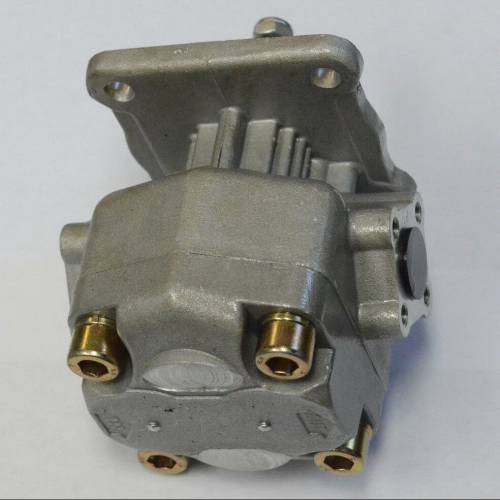 Farmland - CH15095 - AM880754 John Deere 650 HYDRAULIC PUMP - Image 4