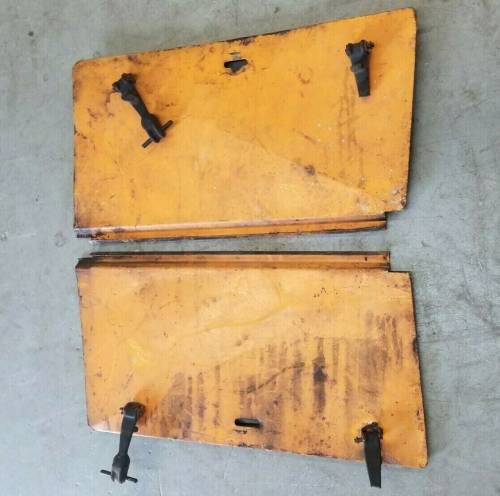 Farmland - D69891 - Case 480C BACKHOE PANELS, Used - Image 1