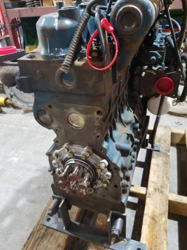 Used Engines - Kubota L3750 Used Engine - Image 4