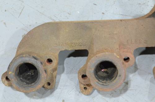 Farmland - R110202 - John Deere EXHAUST MANIFOLD, Used - Image 4