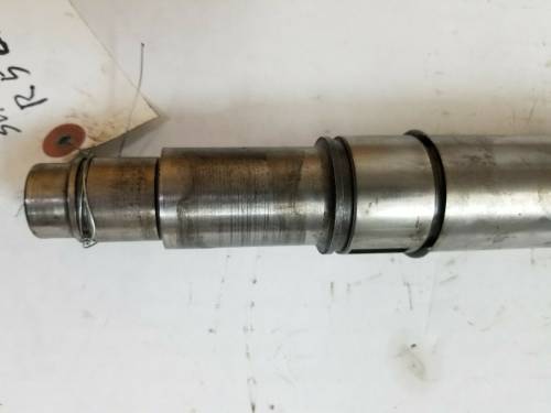 R52326 - John Deere 4030 TRANSMISSION DRIVE SHAFT, Used