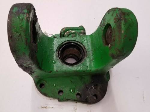 Farmland Tractor - R89007 - John Deere RH YOKE, Used - Image 2