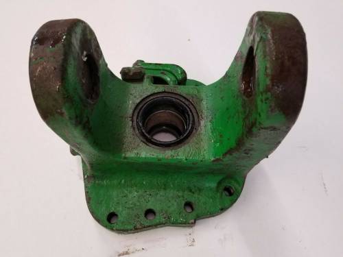 Farmland Tractor - R89008 - John Deere LH YOKE, Used - Image 2