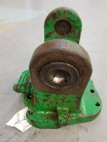 Farmland Tractor - R89008 - John Deere LH YOKE, Used - Image 3