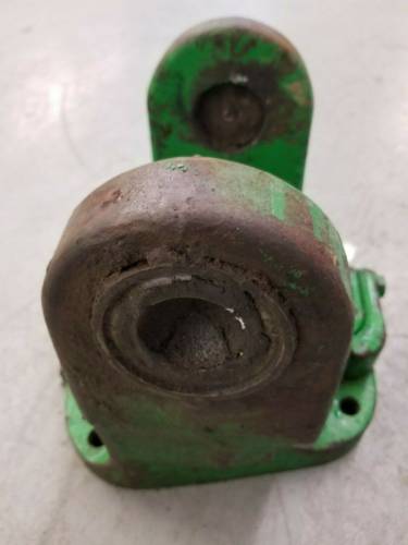 Farmland Tractor - R89008 - John Deere LH YOKE, Used - Image 4