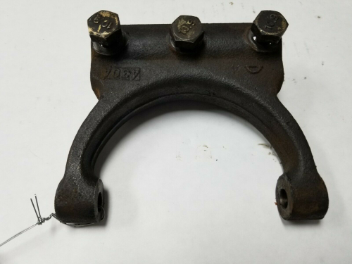 R113794 - John Deere CLUTCH RELEASE YOKE, Used