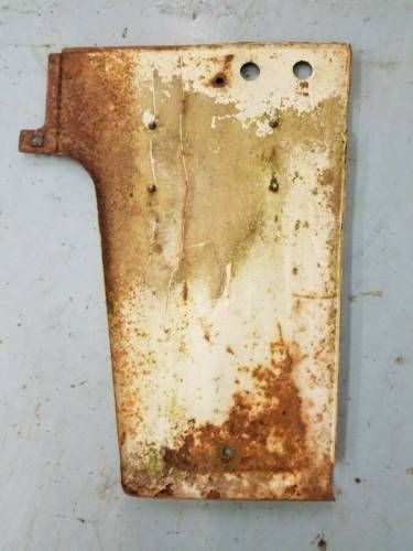 Farmland Tractor - 369202R1 - International RH RADIATOR PANEL, Used - Image 2