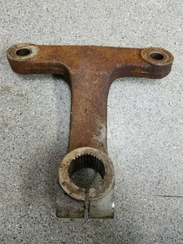 Farmland - 161424A - Oliver STEERING ARM CENTER, Used - Image 3