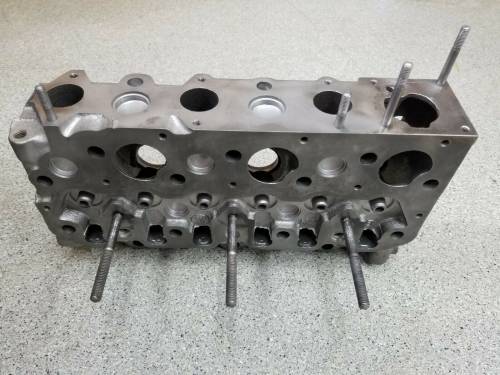 Farmland Tractor - SBA111016960 - Ford New Holland BARE CYLINDER HEAD, Used - Image 2