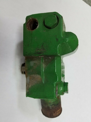 Farmland - R501556 - John Deere 4.5L THERMOSTAT HOUSING, Used - Image 3