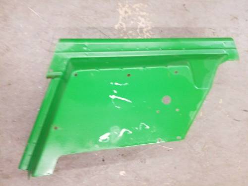 Farmland - John Deere 955 RH FENDER, Used, Repainted - Image 2