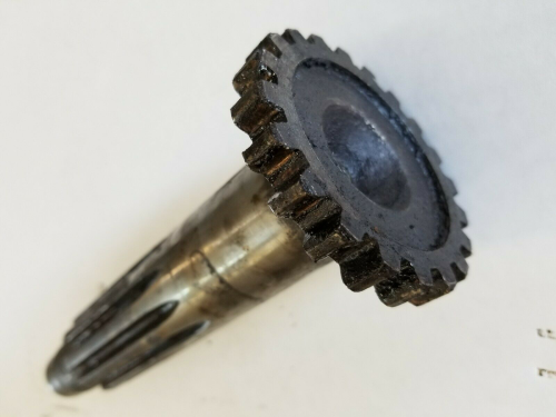 Farmland - 266457R1 - International TD9 TRANSMISSION INPUT SHAFT, Used - Image 2