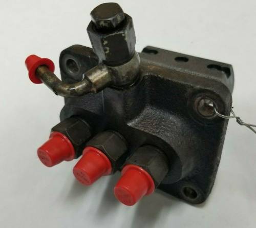 Farmland - 3284028M1 - Allis Chalmers, Massey Ferguson INJECTION PUMP, Used - Image 1