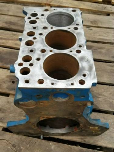 Farmland - SBA110106710 - Ford 1710 CYLINDER BLOCK, Used - Image 4