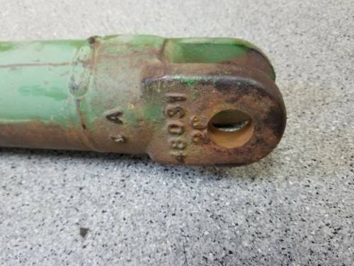 AA24484 - John Deere CYLINDER FOR SEMI INTEGRAL MOLDBOARD PLOW, Used