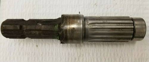 AT29707 - John Deere DRIVE SHAFT, Used