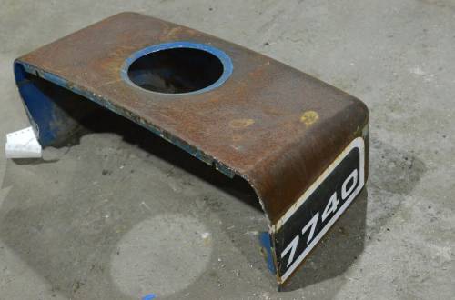 Farmland Tractor - 82005626 - Ford New Holland HOOD EXTENSION, Used - Image 2