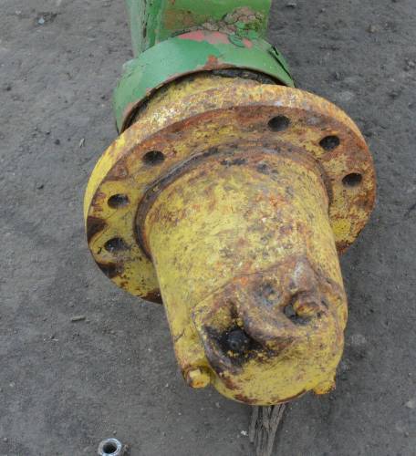 Farmland Tractor - 730 - John Deere 730 STANDARD AXLE ASSEMBLY - Image 7